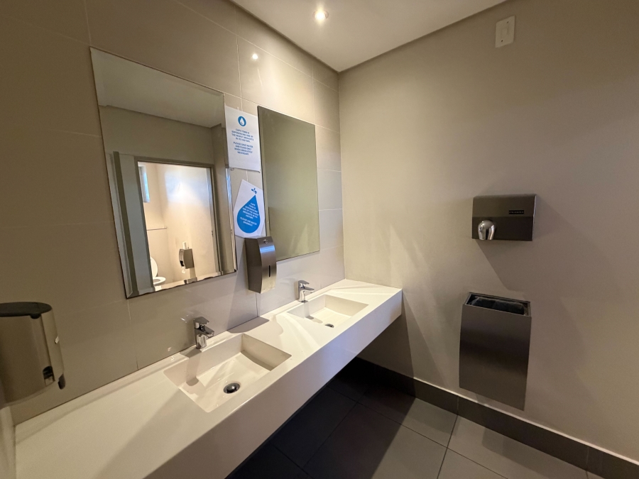 To Let Commercial Property for Rent in Claremont Western Cape